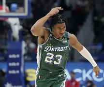 关于埃因霍温发布备战花絮；今夜内部沟通；NBA常规赛任务艰巨；赛程密集仍需轮换的信息