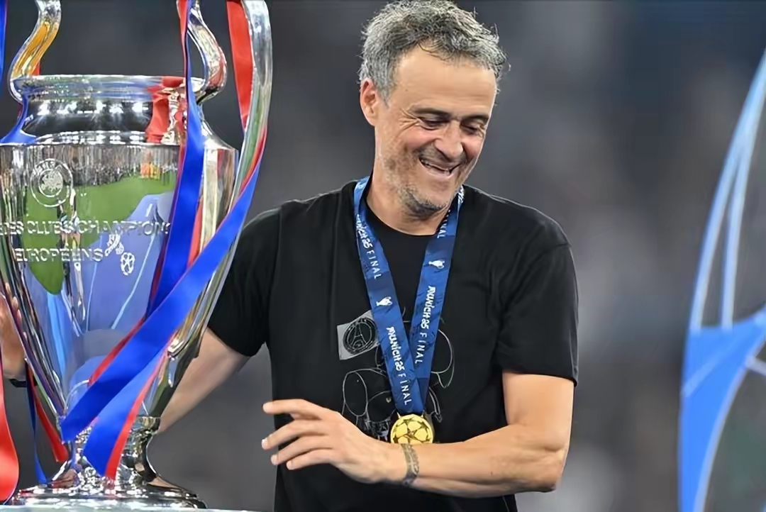 国际比赛日法甲焦点战,费耶诺德遗憾出局,底气十足,资深球员宣示担当的简单介绍 国际比赛日法甲焦点战,费耶诺德遗憾出局,底气十足,资深球员宣示担当的简单介绍