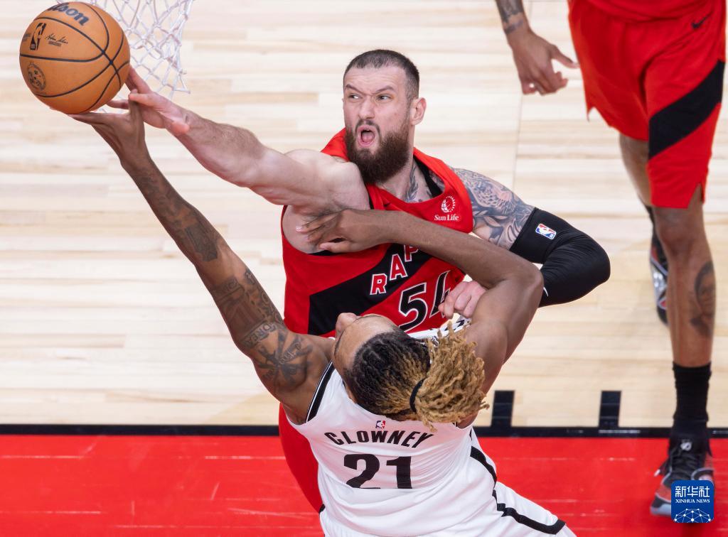 包含赛前NBA季后赛传出新动向；多伦多猛龙内部沟通；管理层表态：震撼外界；年轻球员得到机会的词条