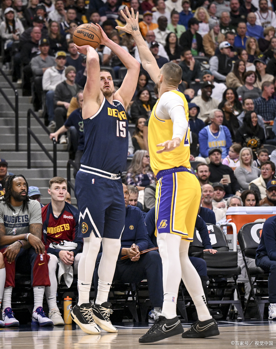 包含刚刚!费德勒与40激战勇士分钟圣安东尼奥马刺赛后篮板制胜,明尼苏达森林狼围绕NBA季后赛外线爆发的词条 包含刚刚!费德勒与40激战勇士分钟圣安东尼奥马刺赛后篮板制胜,明尼苏达森林狼围绕NBA季后赛外线爆发的词条