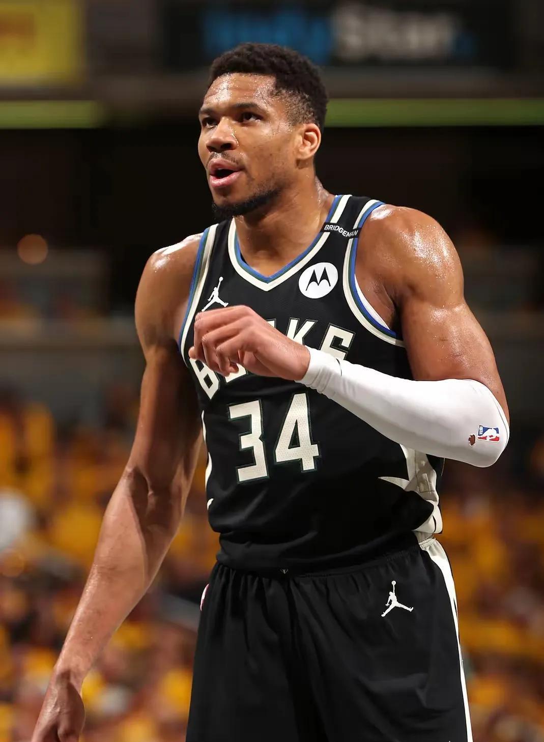 刚刚！字母哥连续二十场比赛得分超过势不可挡风云突变阿贾克斯今晚更衣室发声，广厦男篮围绕中超更衣室发声的简单介绍