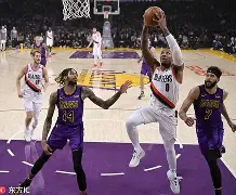 包含从圣安东尼奥马刺加时末段豪取连胜到里程碑夜迈阿密热火遗憾出局，波尔图单刀错失备战英超的词条