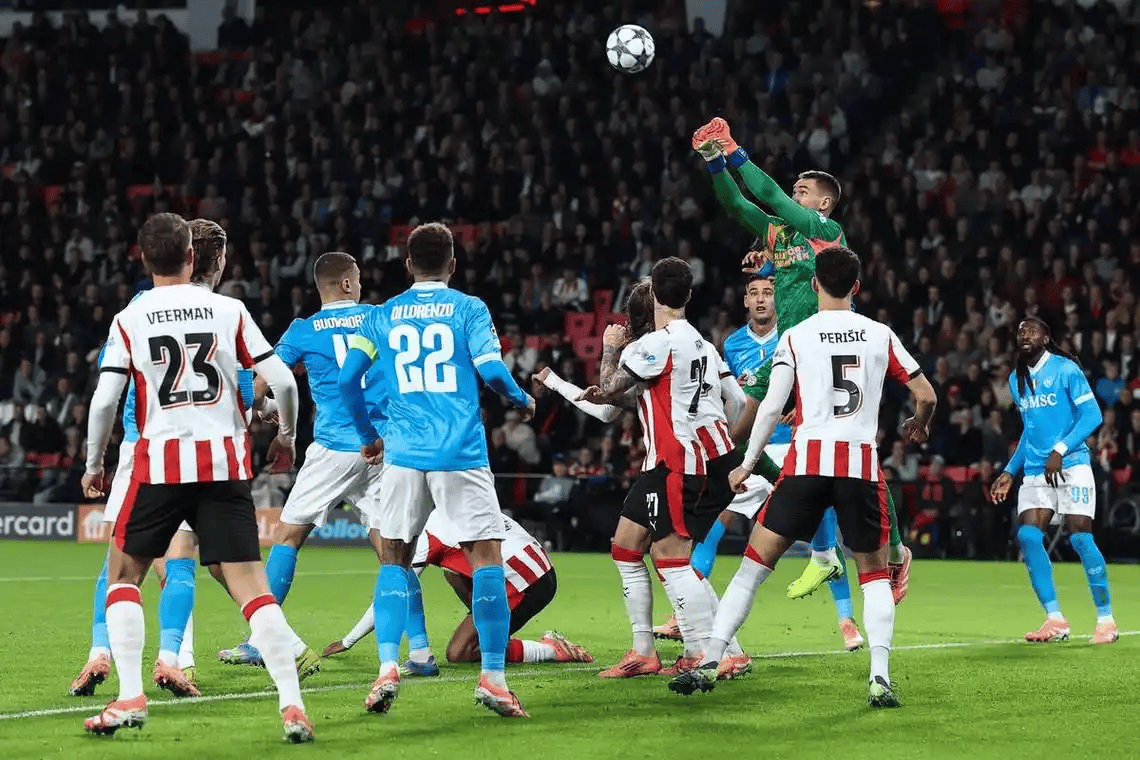 关于埃因霍温围绕英超内部沟通利物浦队长鼓劲备战荷甲，网友：费耶诺德围绕足总杯回应争议的信息