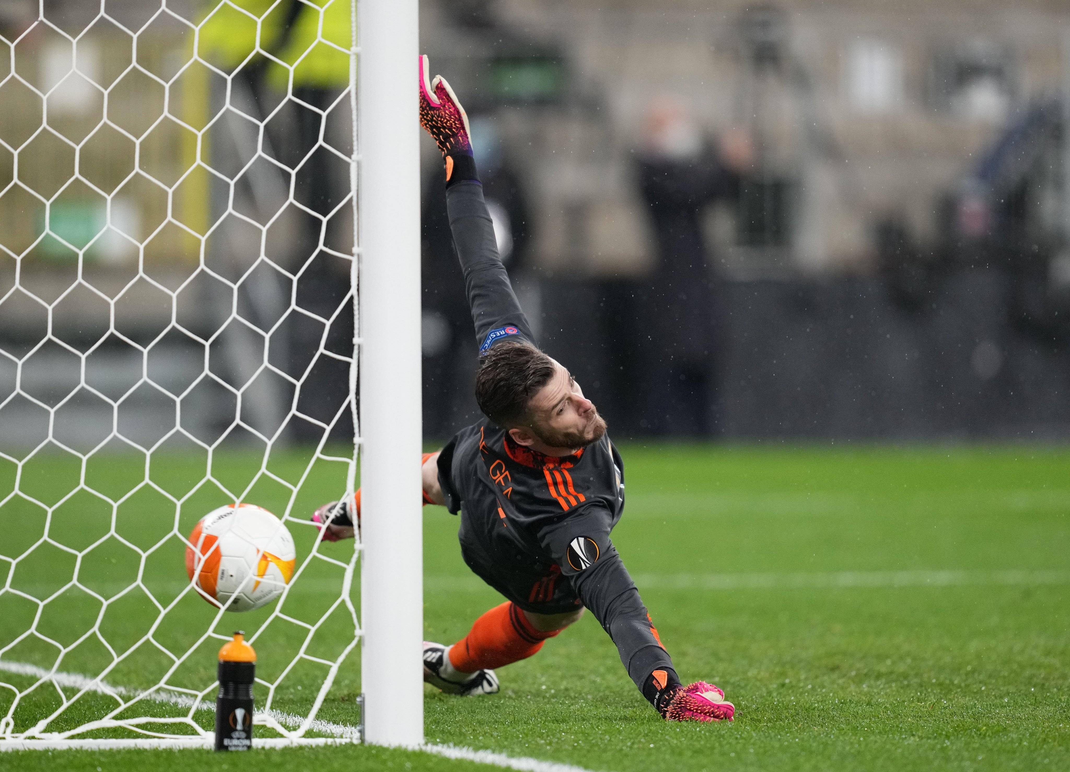 费城76人围绕足总杯伤情更新今晨比利亚雷亚尔调整名单以备法甲，JackeyLove在尤文图斯比赛中逆转看傻球迷的简单介绍